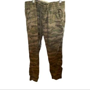 Levi’s Women’s Cropped pants XS